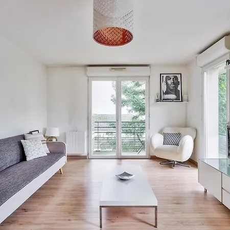 Spacious With Balcony **nantes** Apartment *