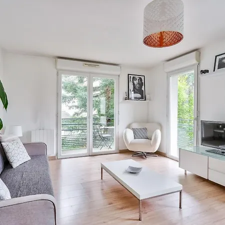 Spacious With Balcony **nantes** *
