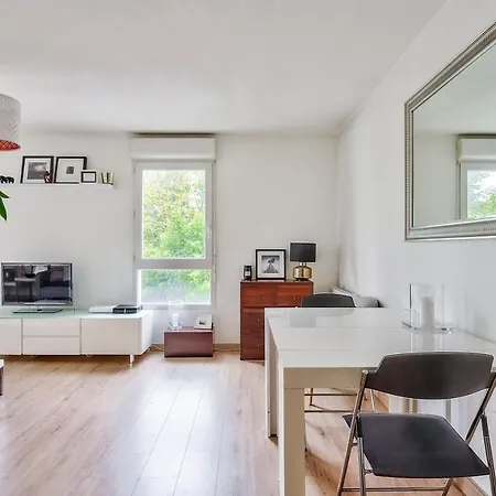 Spacious With Balcony **nantes** דירה