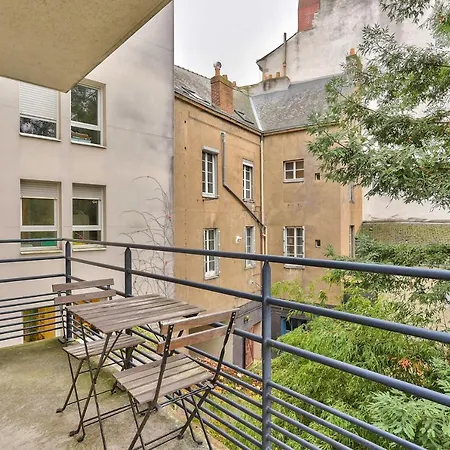 Spacious With Balcony **nantes** * Nantes